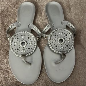 Muted silverJack  Rogers size 9 Jellys